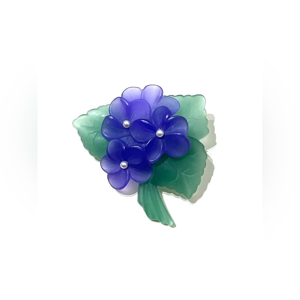 Avon Sweet Violet Floral Resin Brooch 1983